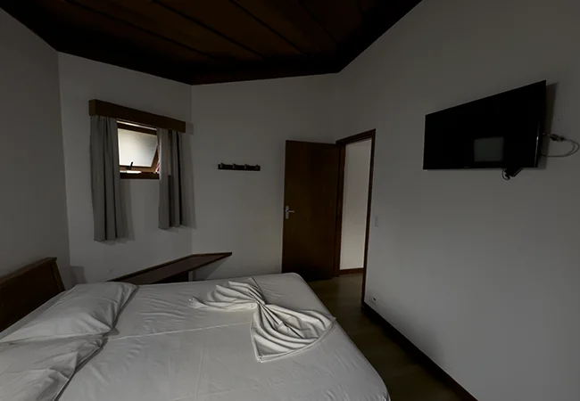 Quarto confortável para até 5 pessoas com excelente custo benefício no hotel fazenda campo limpo.