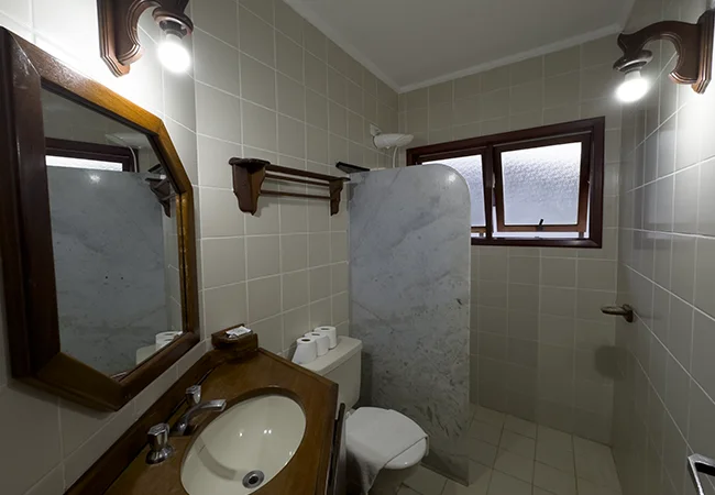 Quarto confortável para até 5 pessoas com excelente custo benefício no hotel fazenda campo limpo.